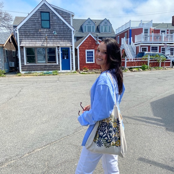 Meet your Posher, Eileen - Picture 1 of 1